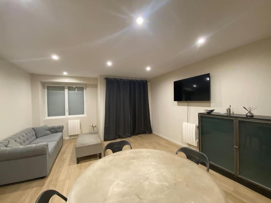 Appartement T2 Spacieux Et Equipe Mions Exterior photo